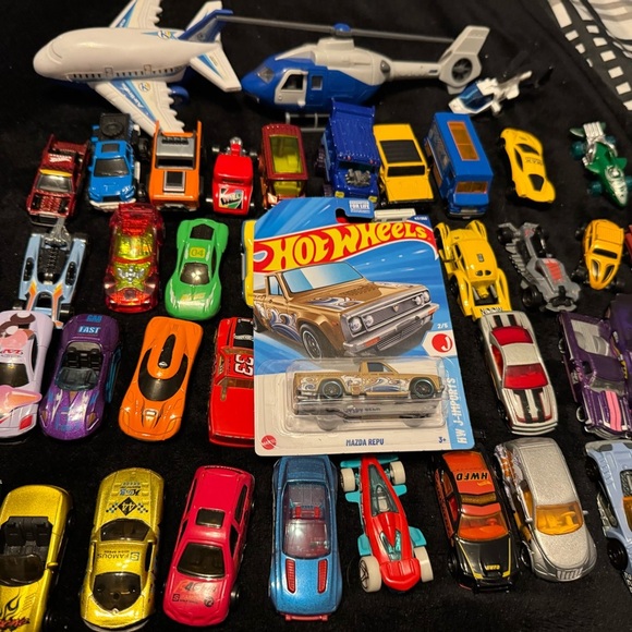 Lot of 40 Cars! Hotwheels, matchbox, trucks &more! Plus 3 helicopters!Great gift - Picture 2 of 12